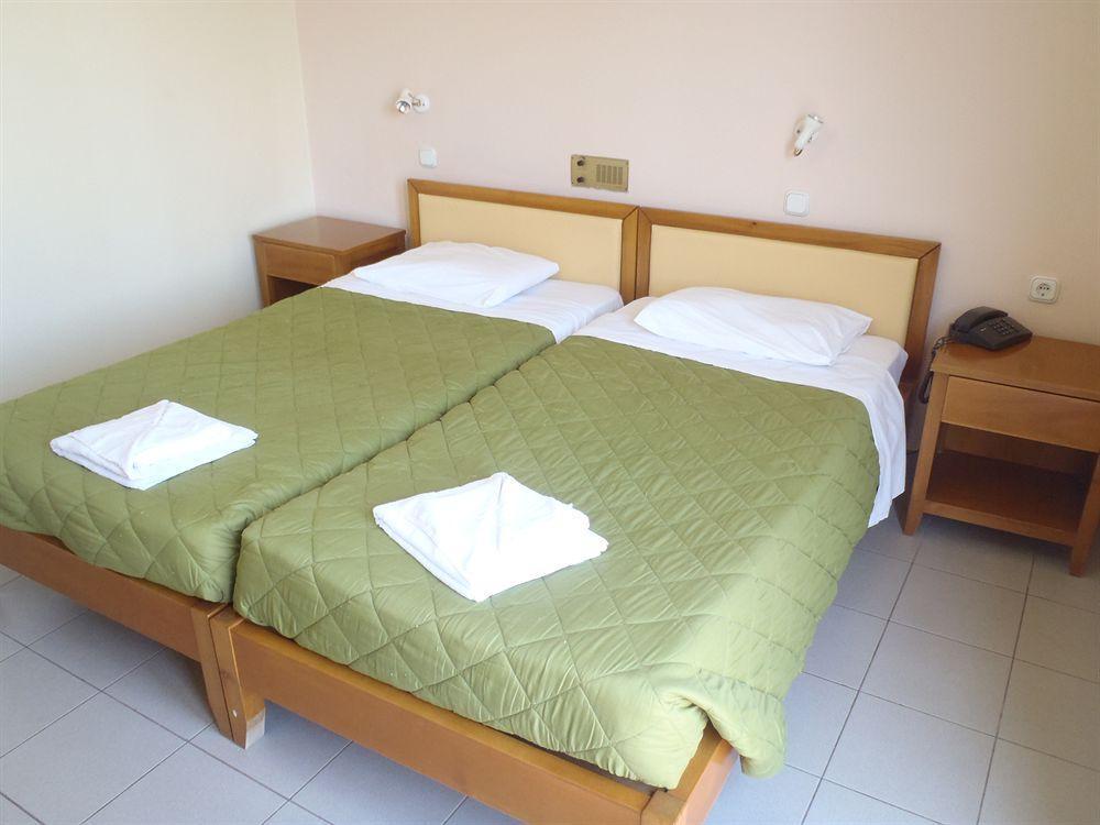 Everest Apartments And Suites Stalida Eksteriør billede
